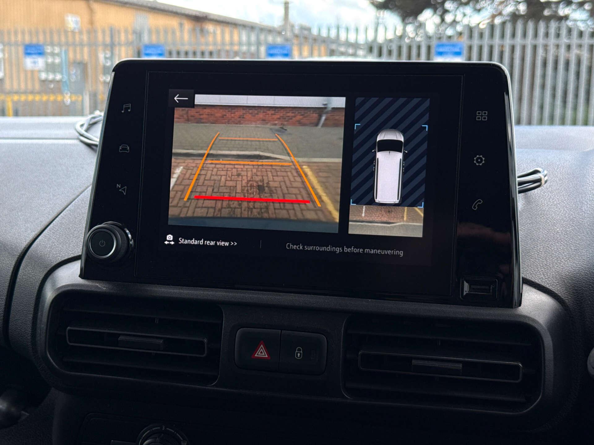 Vauxhall Combo Life view 67
