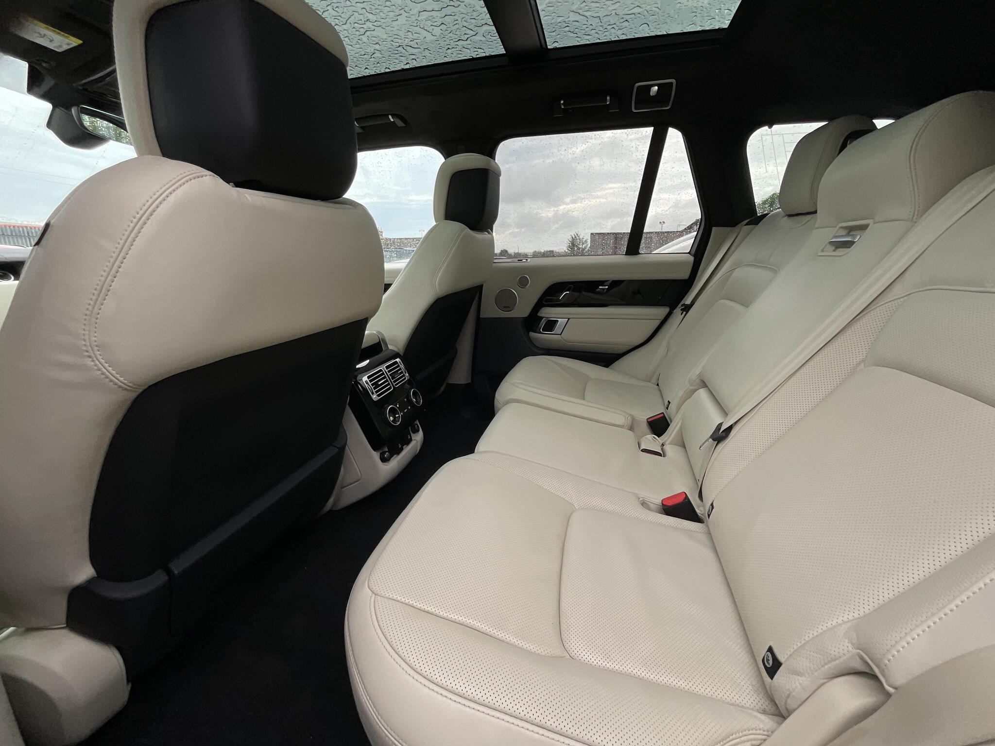 Land Rover Range Rover view 14