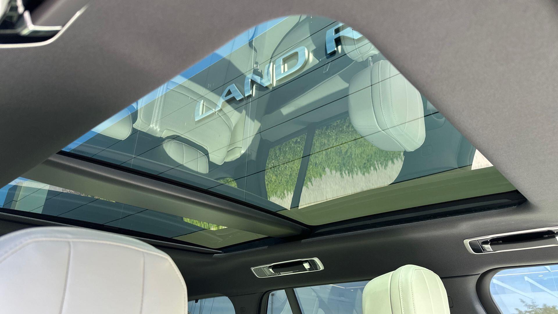 Land Rover Range Rover view 21