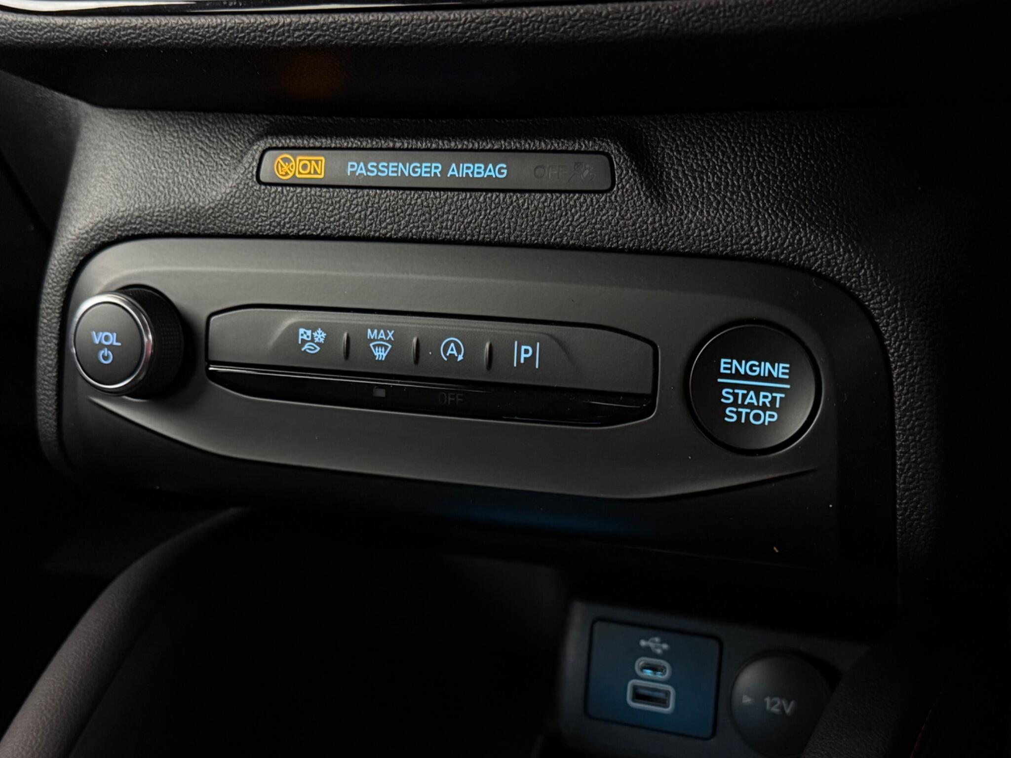 Ford Focus view 36