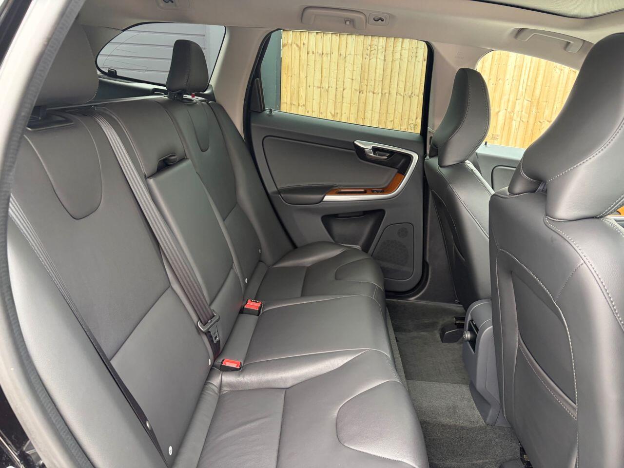 Volvo XC60 view 23