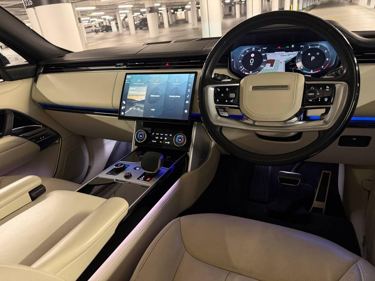 Land Rover Range Rover view 43
