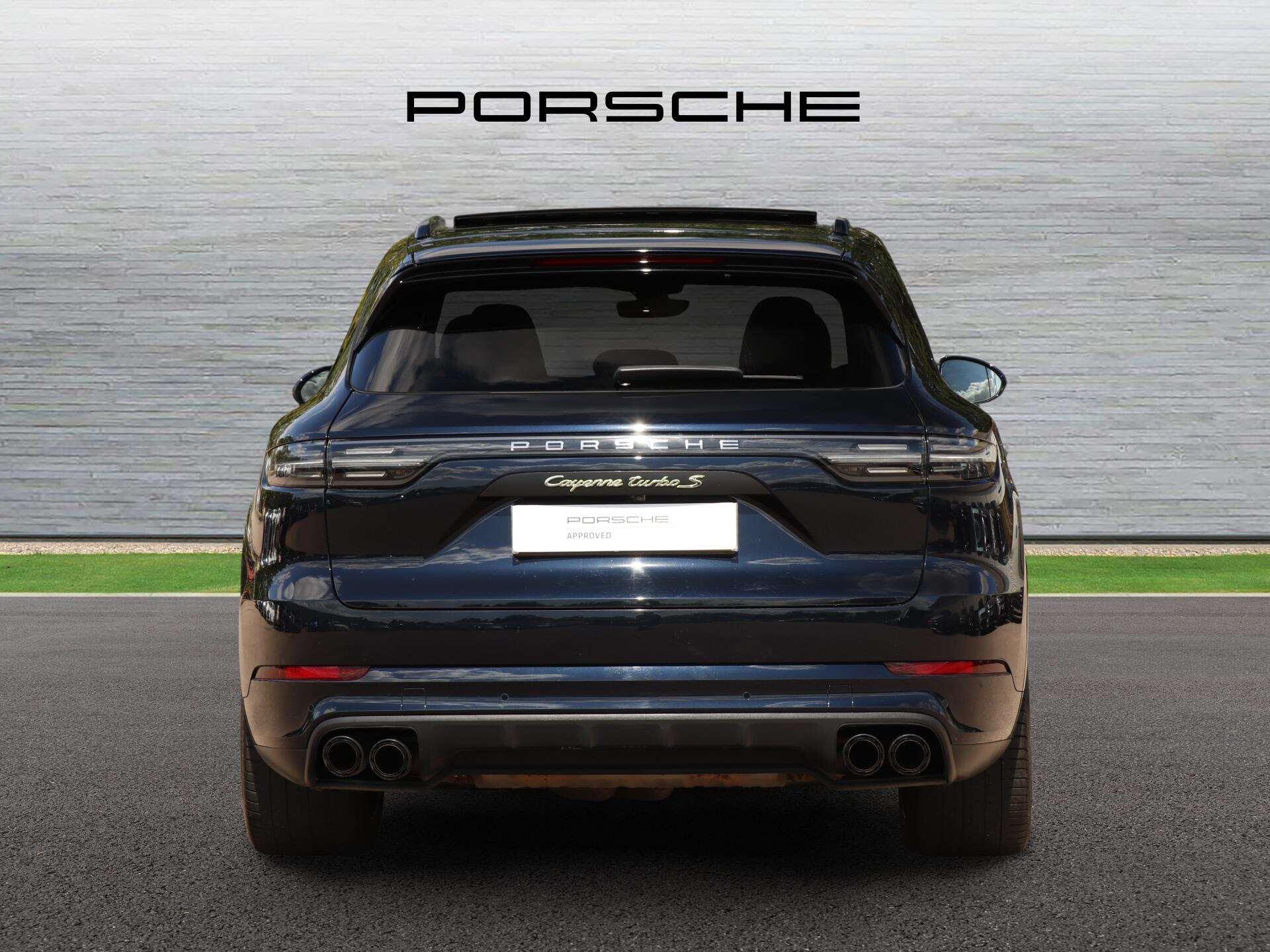 Porsche Cayenne view 4
