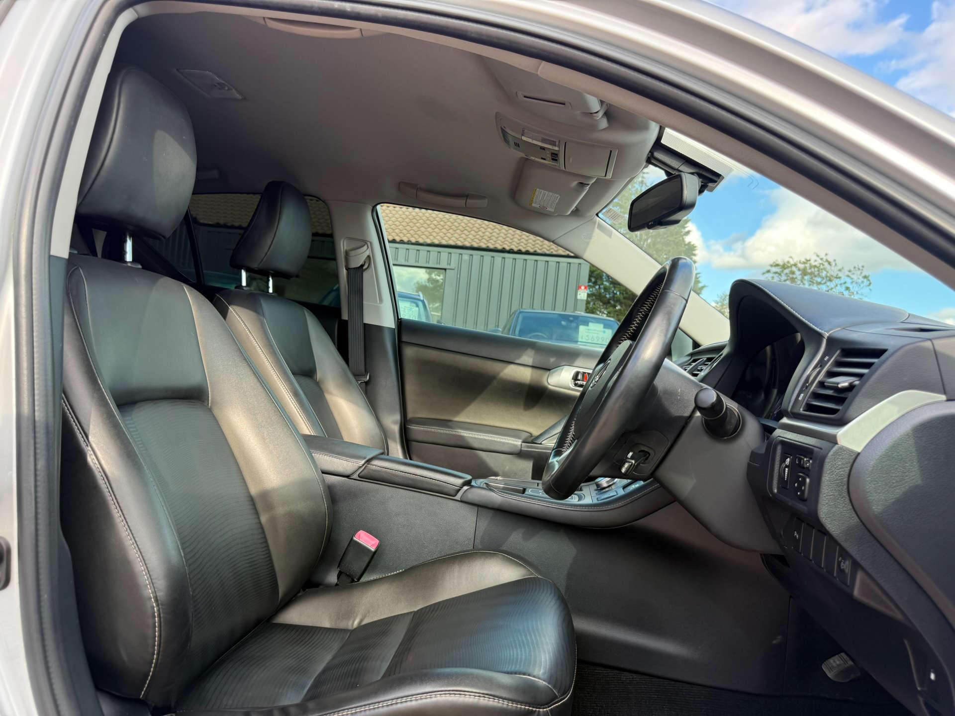 Lexus CT view 36