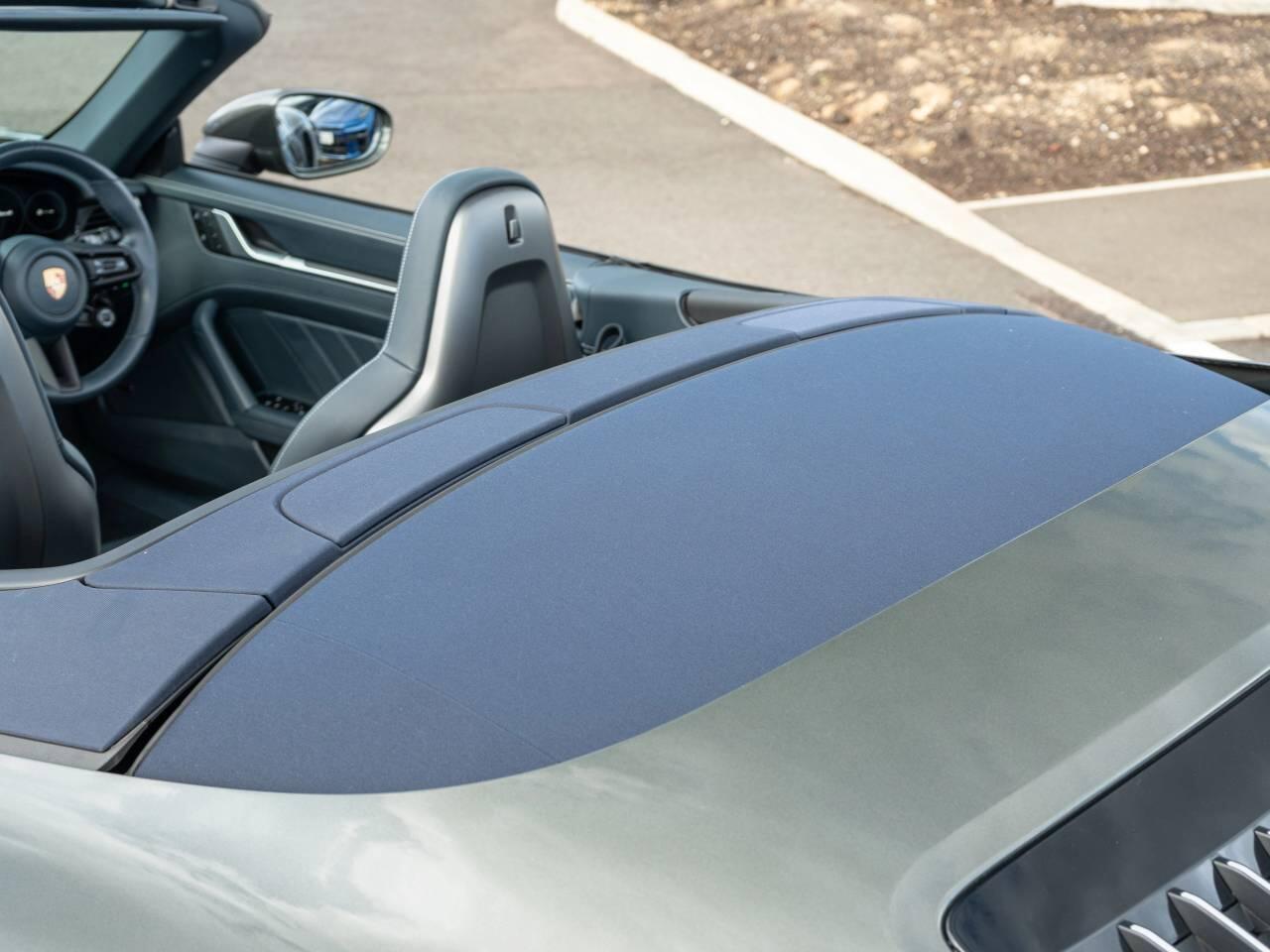 Porsche 911 view 15