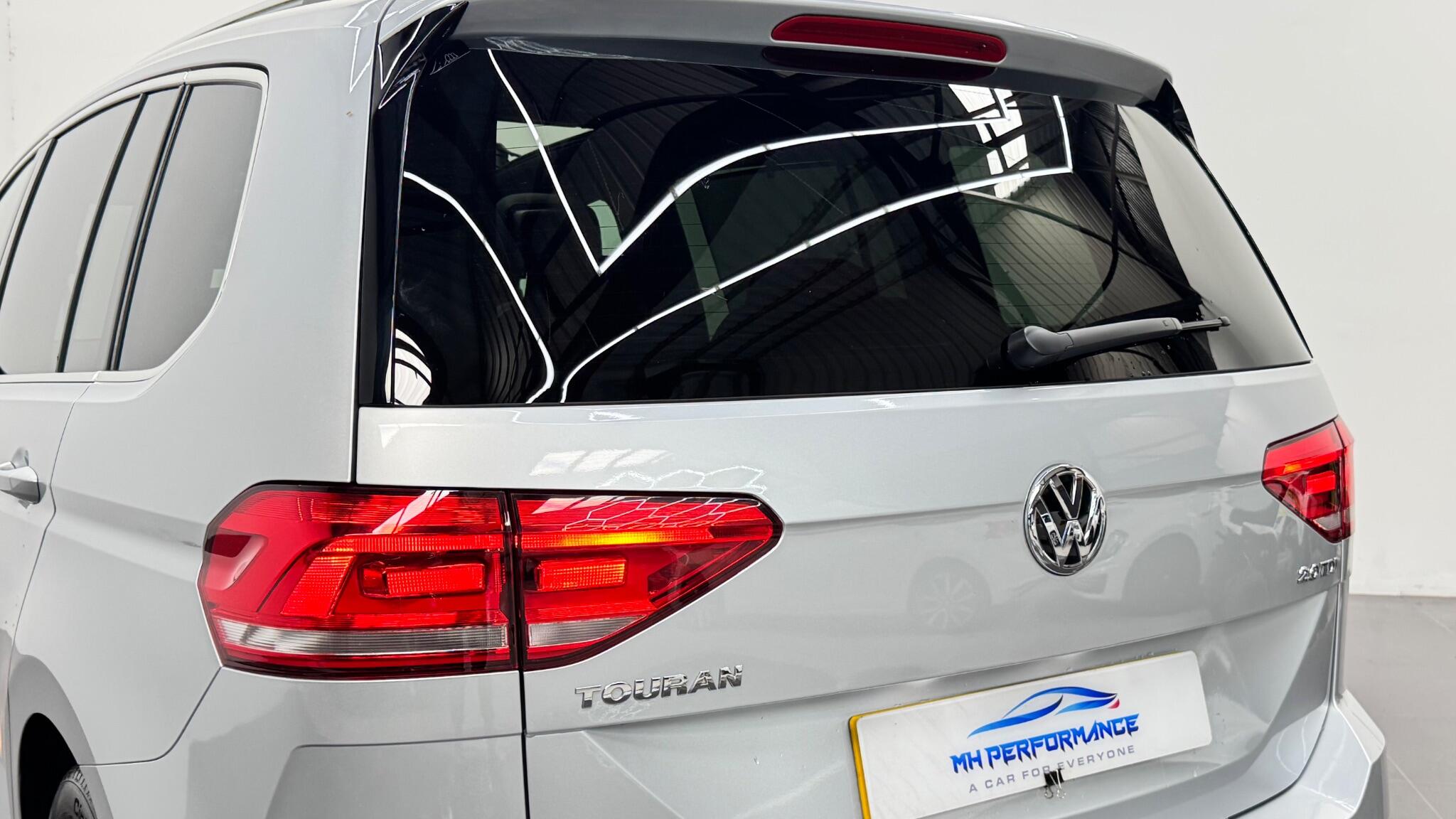 Volkswagen Touran view 35