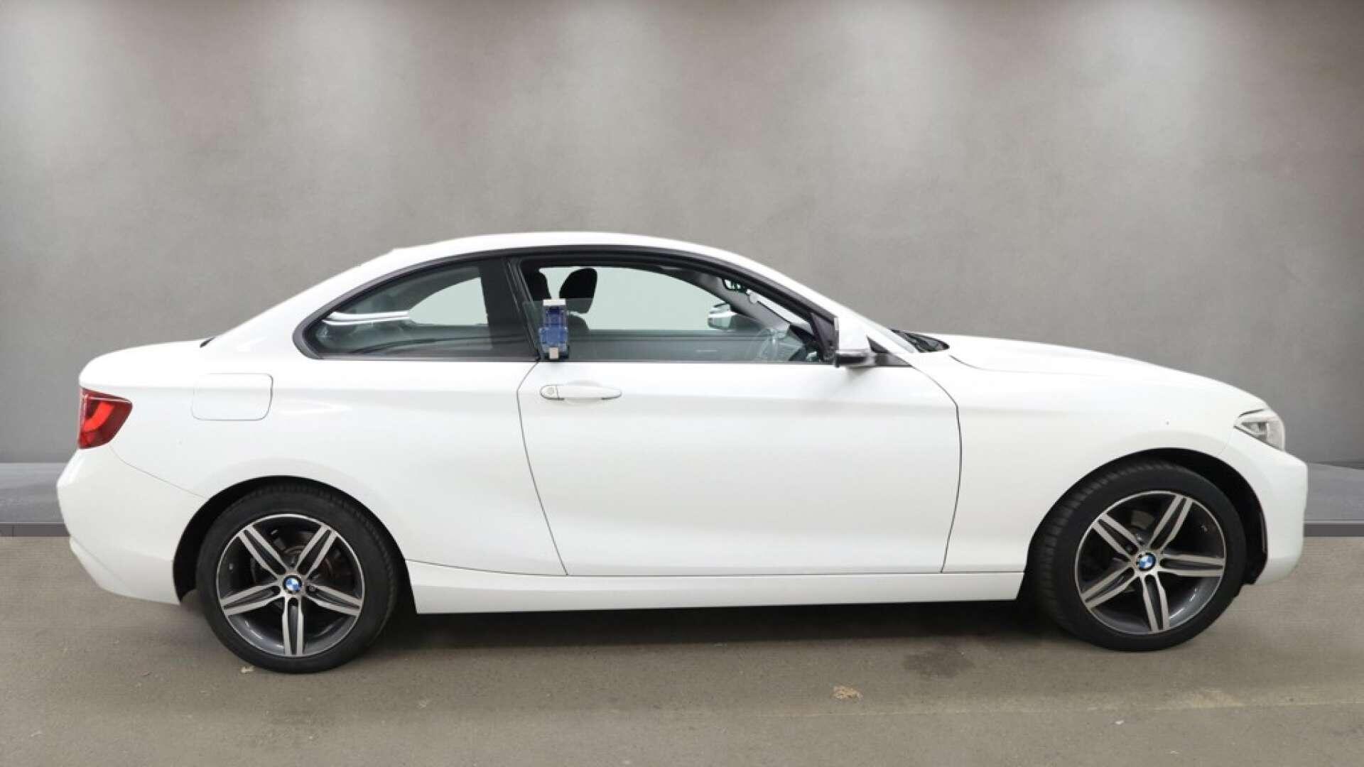 BMW 2 Series view 9