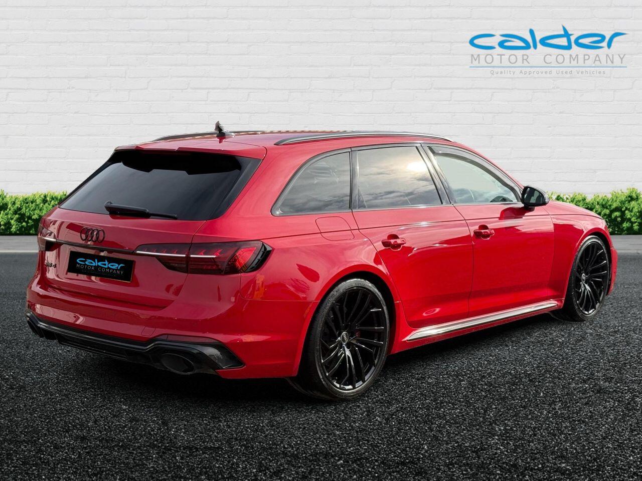 Audi RS4 view 25