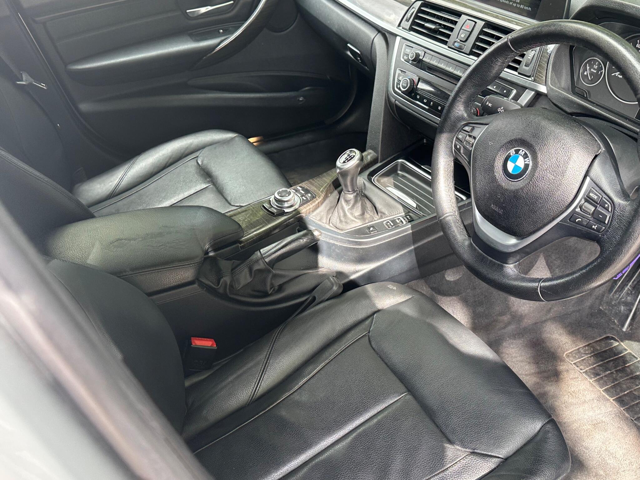 BMW 3 Series view 11