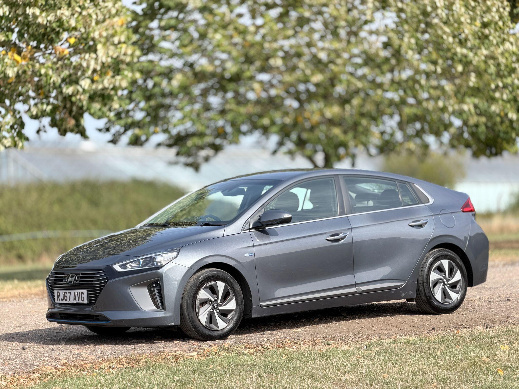 Hyundai Ioniq view 19