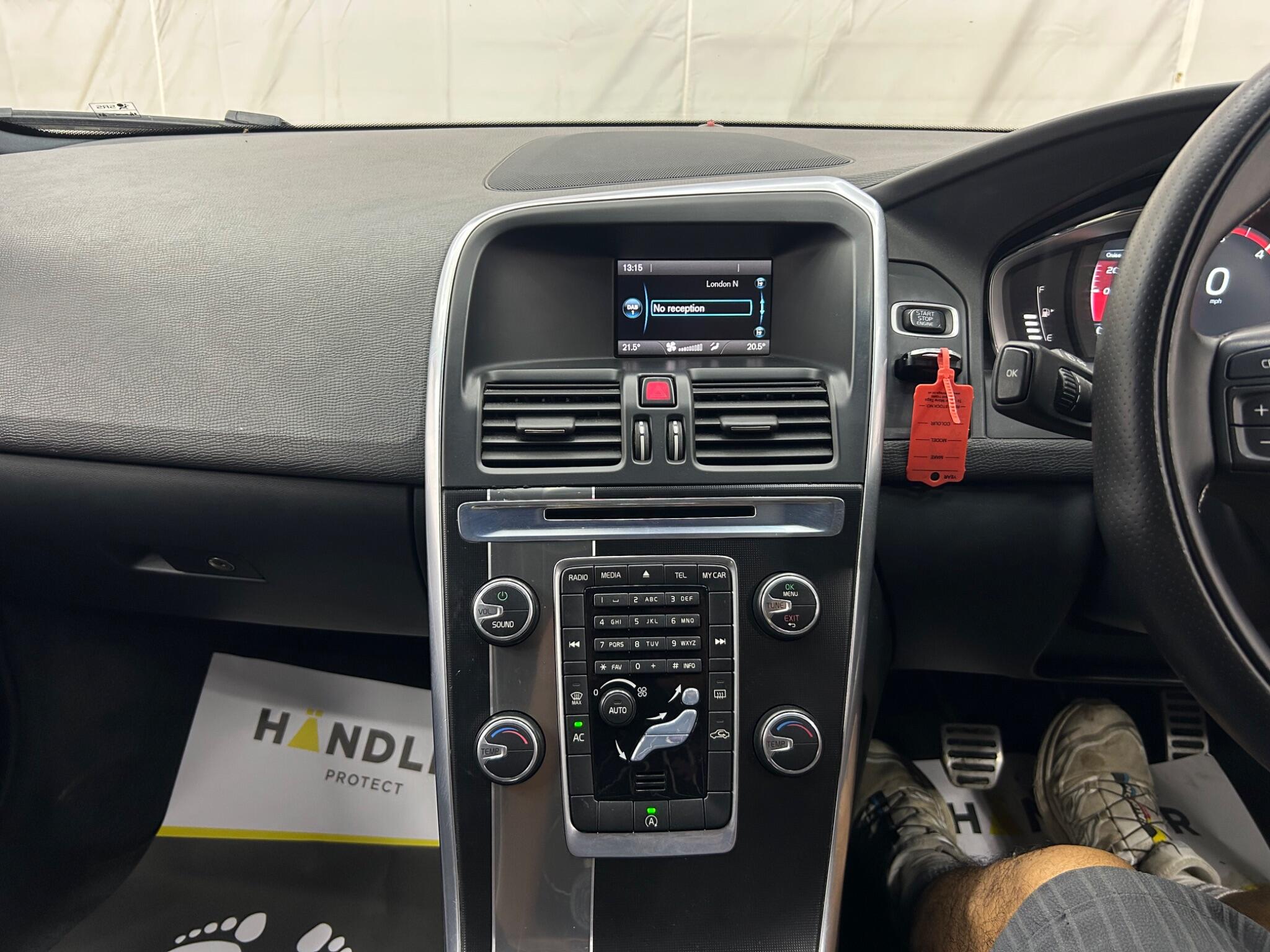 Volvo XC60 view 8