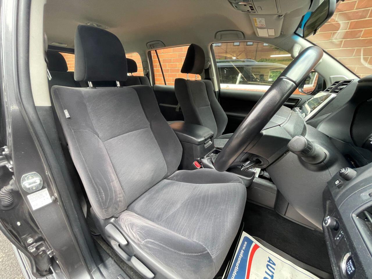 Toyota Land Cruiser view 6