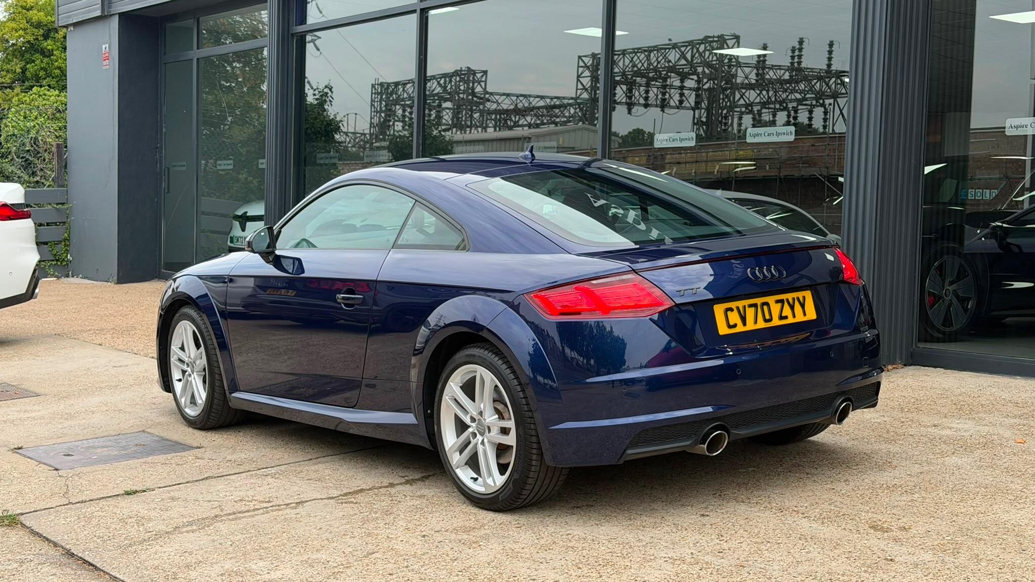 Audi TT view 5