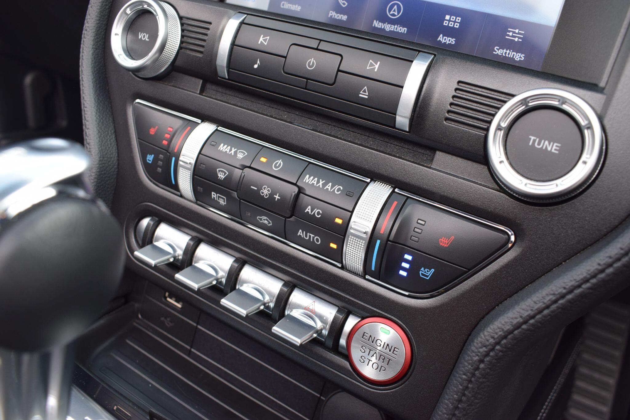 Ford Mustang view 23