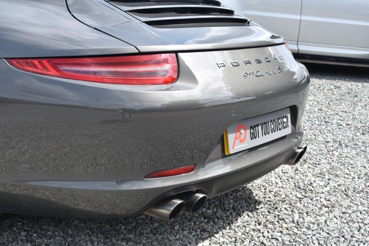 Porsche 911 view 21