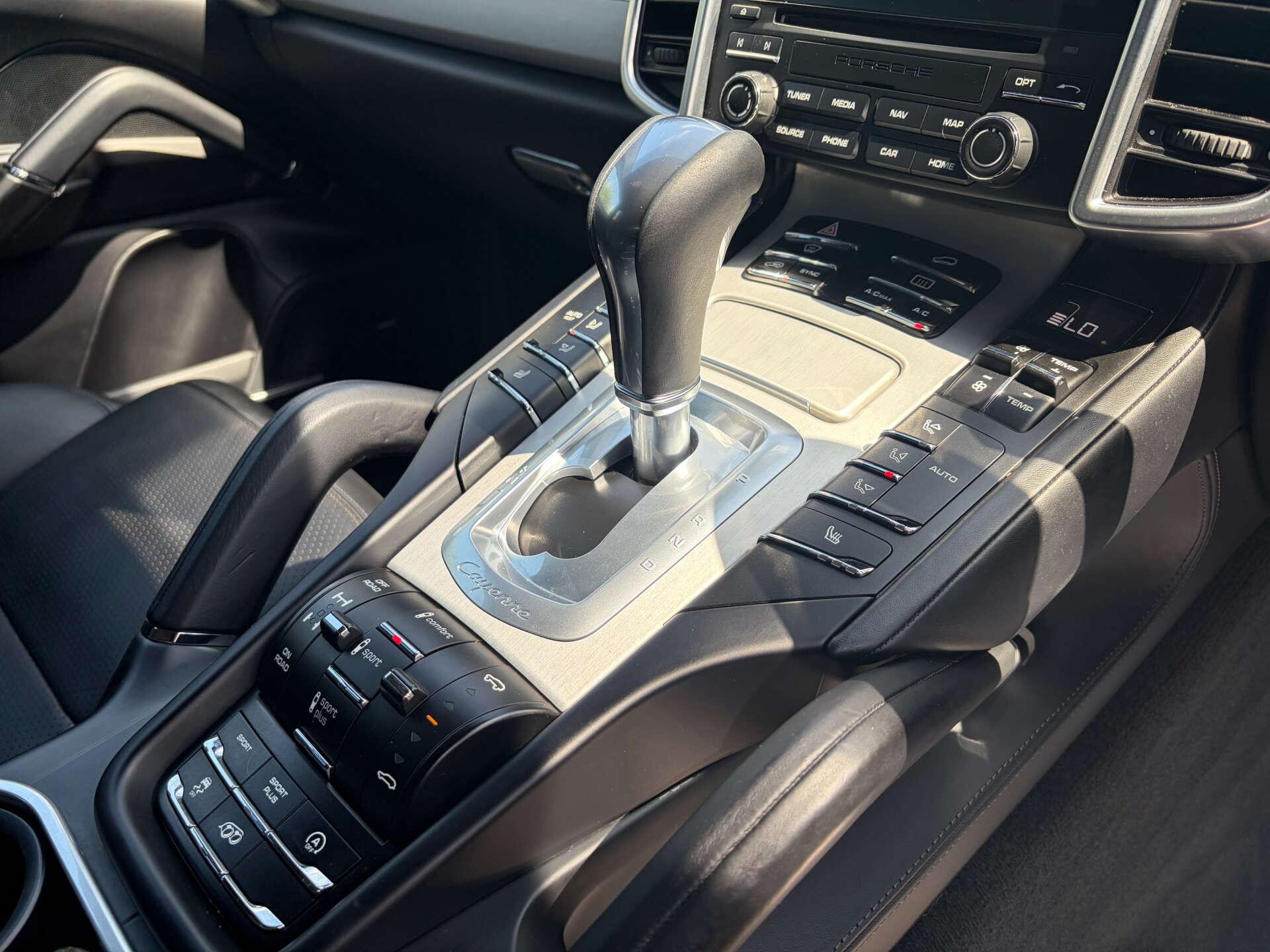 Porsche Cayenne view 21
