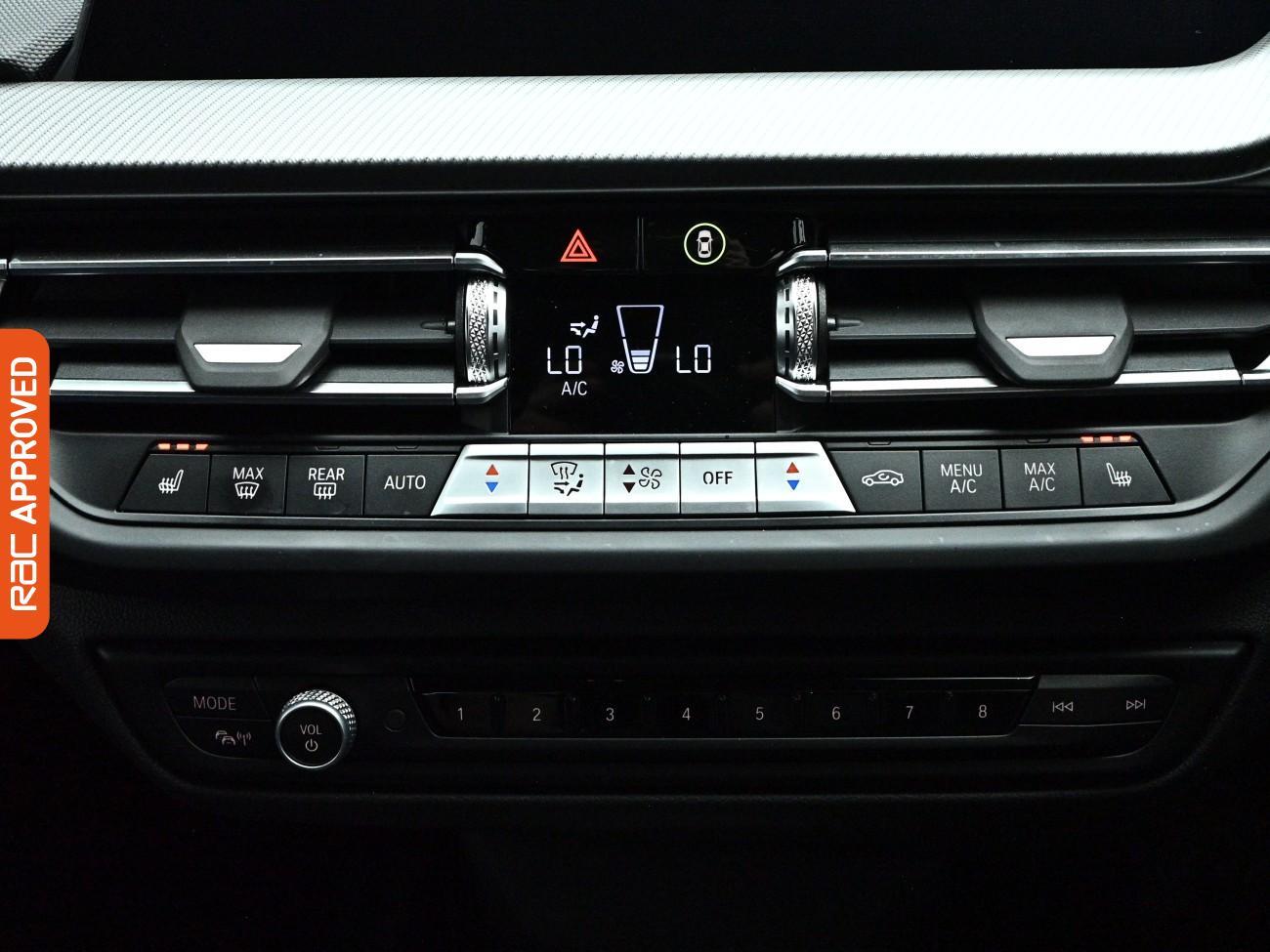 BMW 1 Series view 18