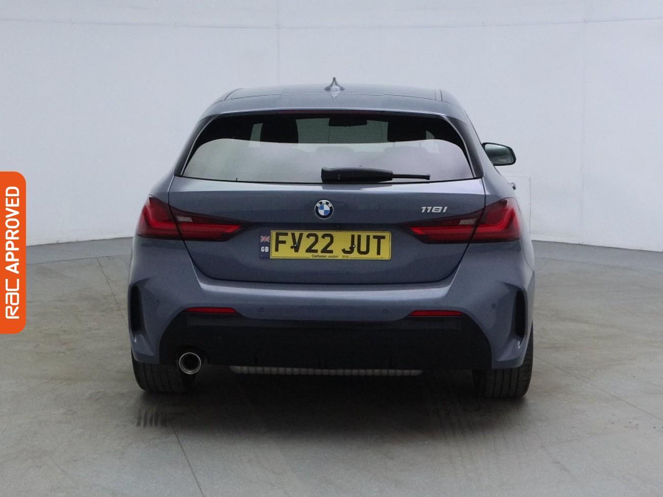 BMW 1 Series view 8