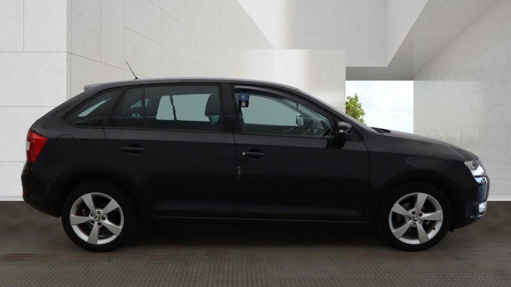 Skoda Rapid view 8