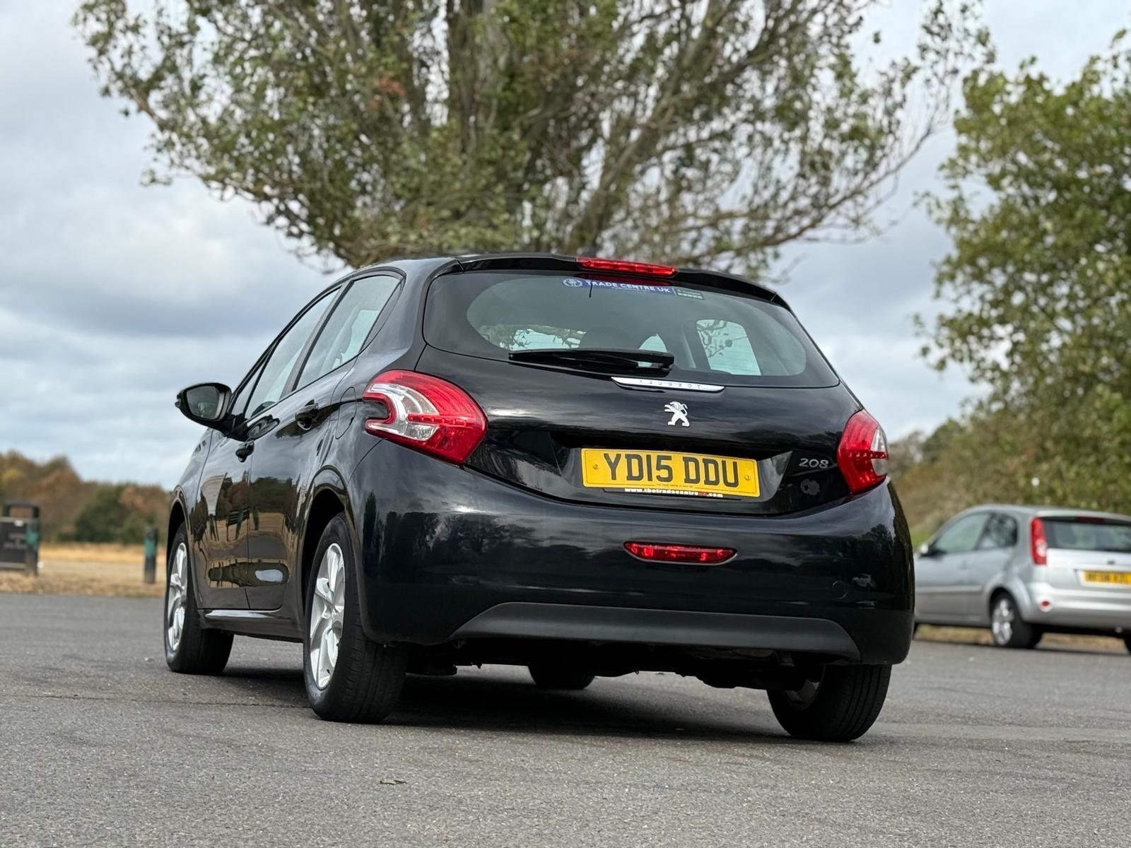 Peugeot 208 view 16