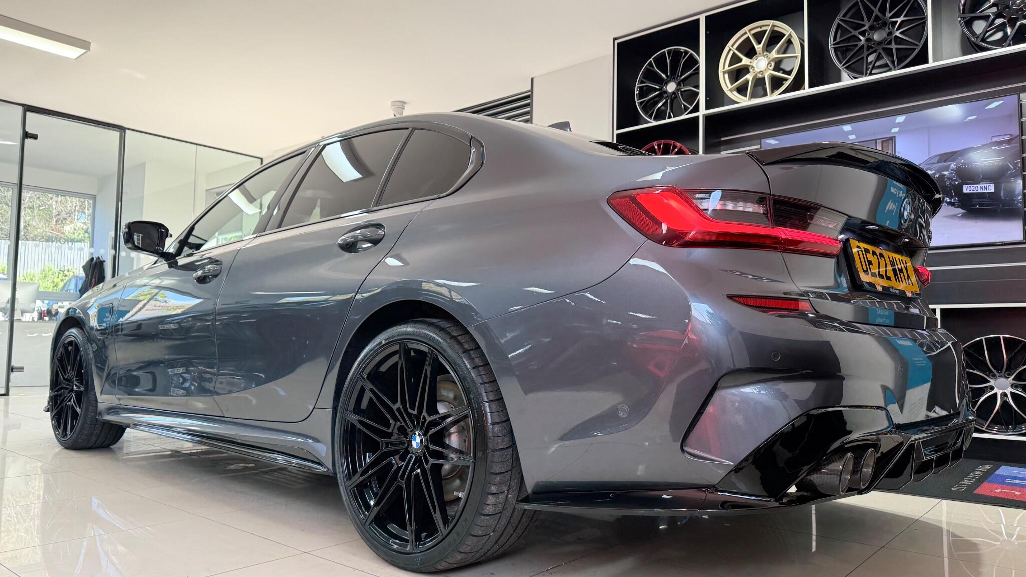 BMW 3 Series view 35