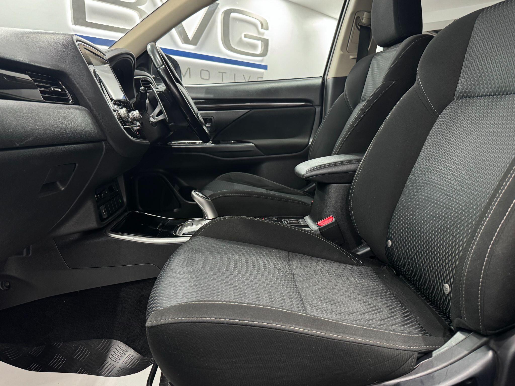 Mitsubishi Outlander view 58
