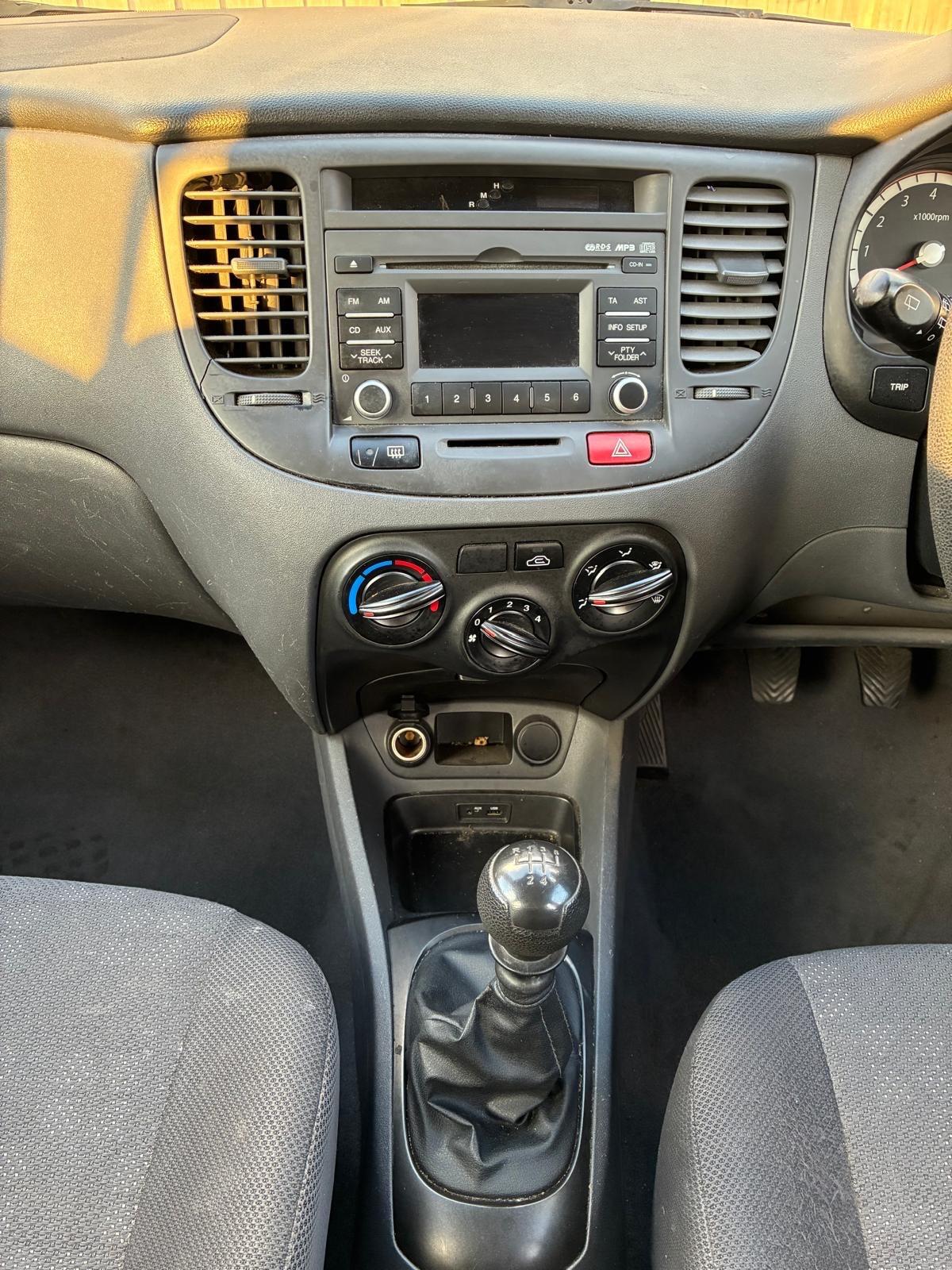 Kia Rio view 18