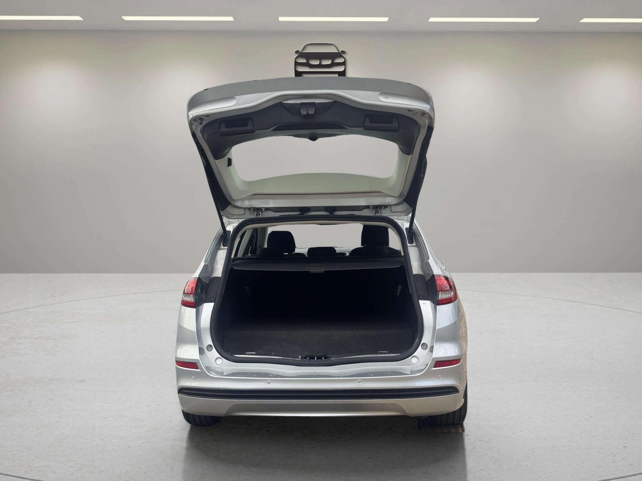 Ford Mondeo view 71