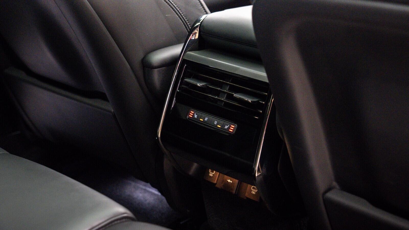 Land Rover Range Rover Sport view 10