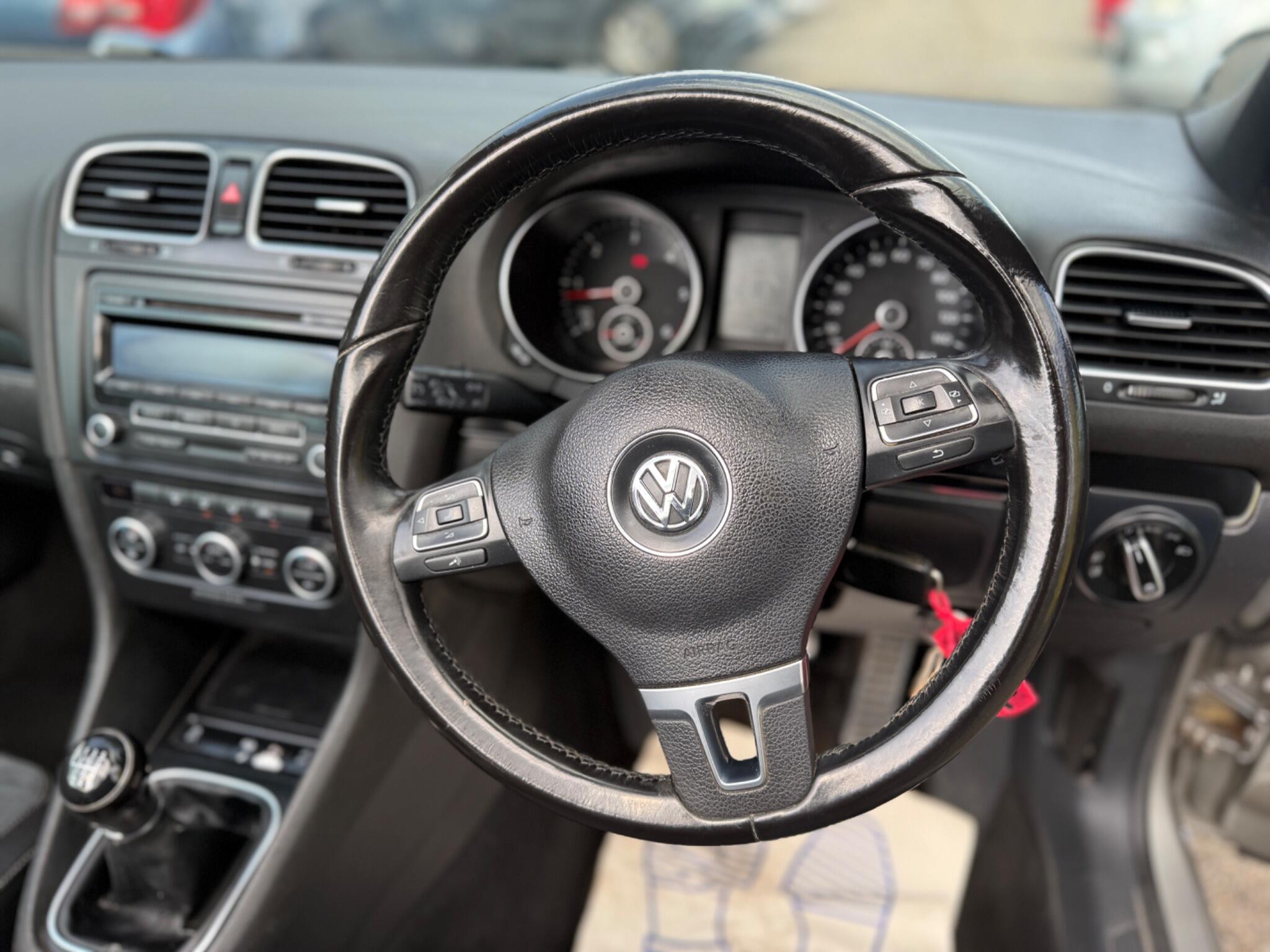 2012 Volkswagen Golf image 15
