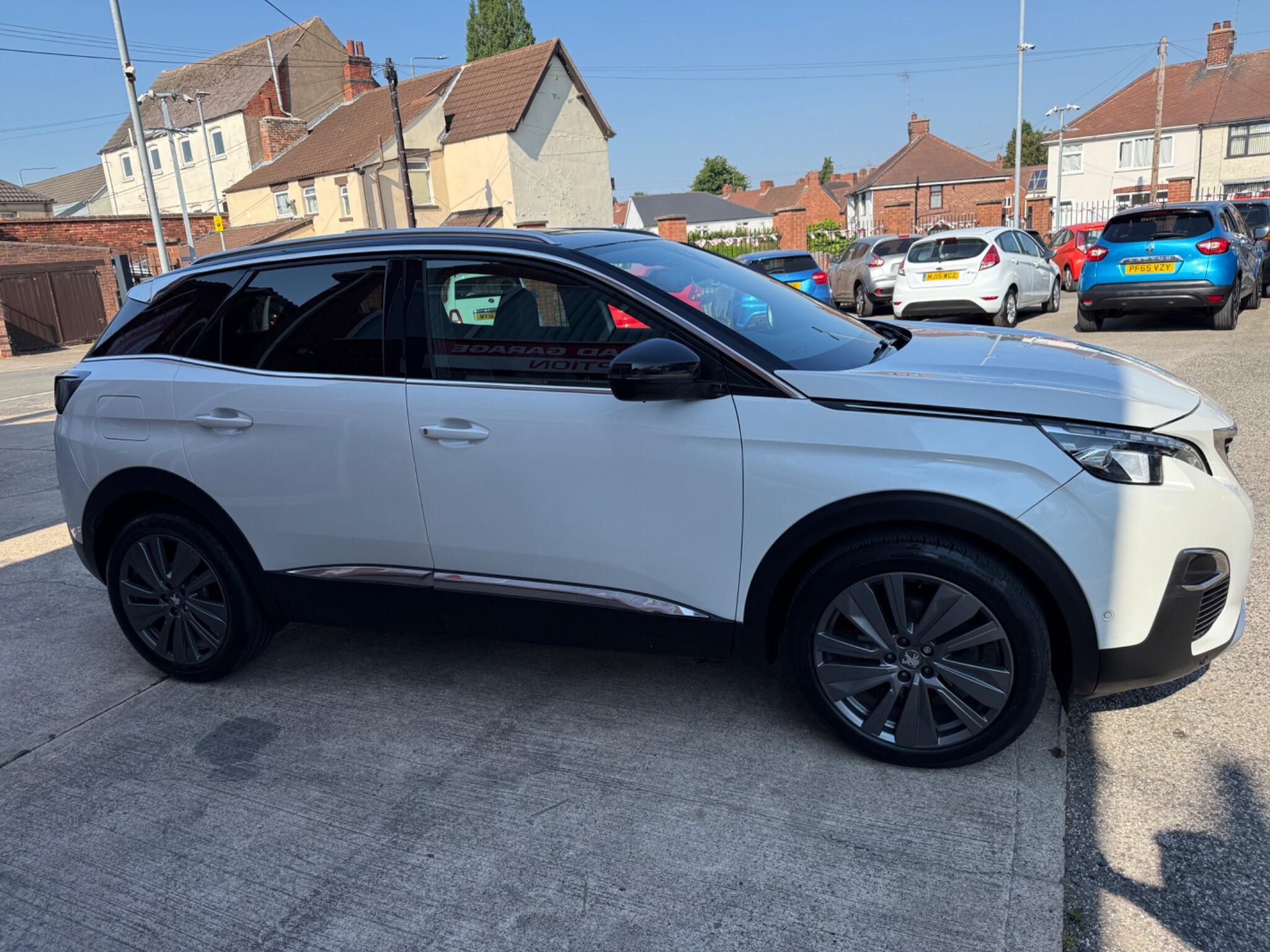 Peugeot 3008 view 6