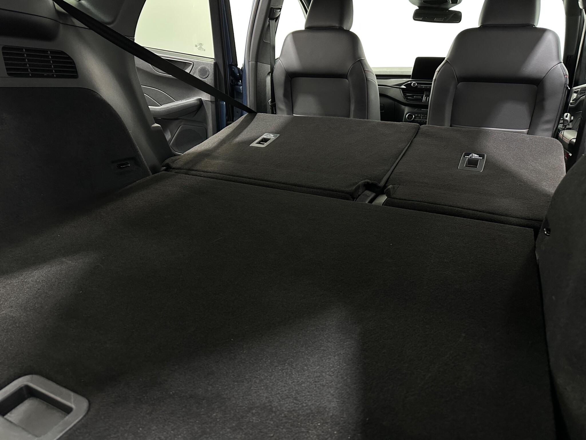 Ford Kuga view 45
