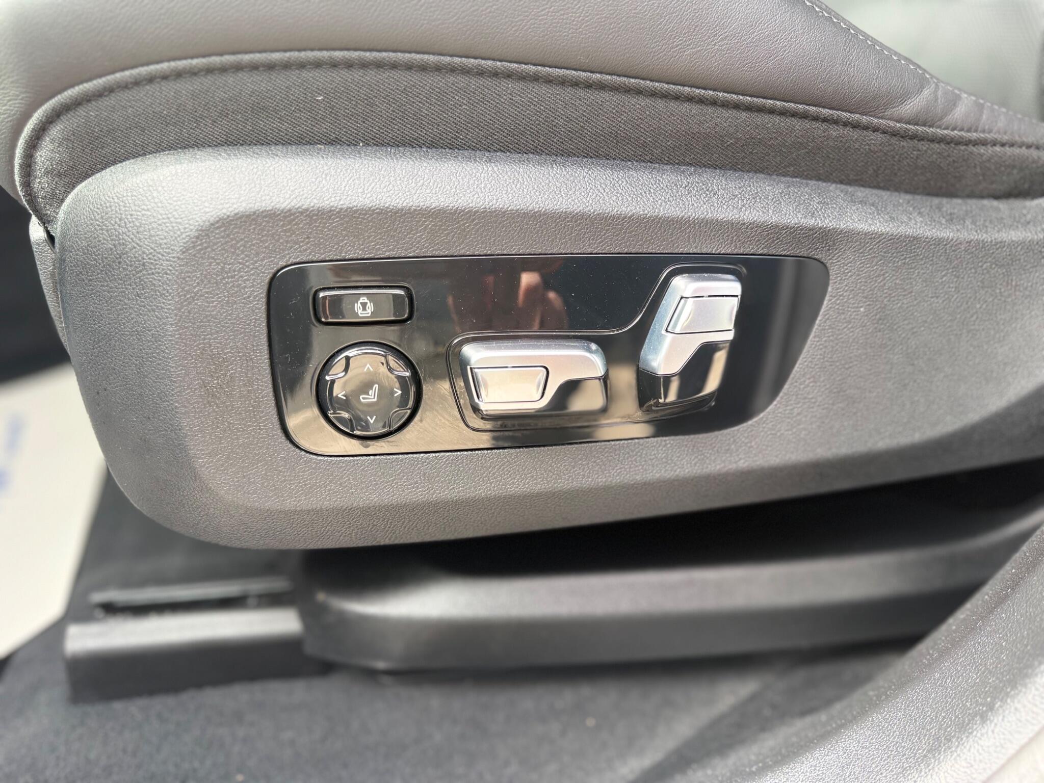 BMW XM view 22
