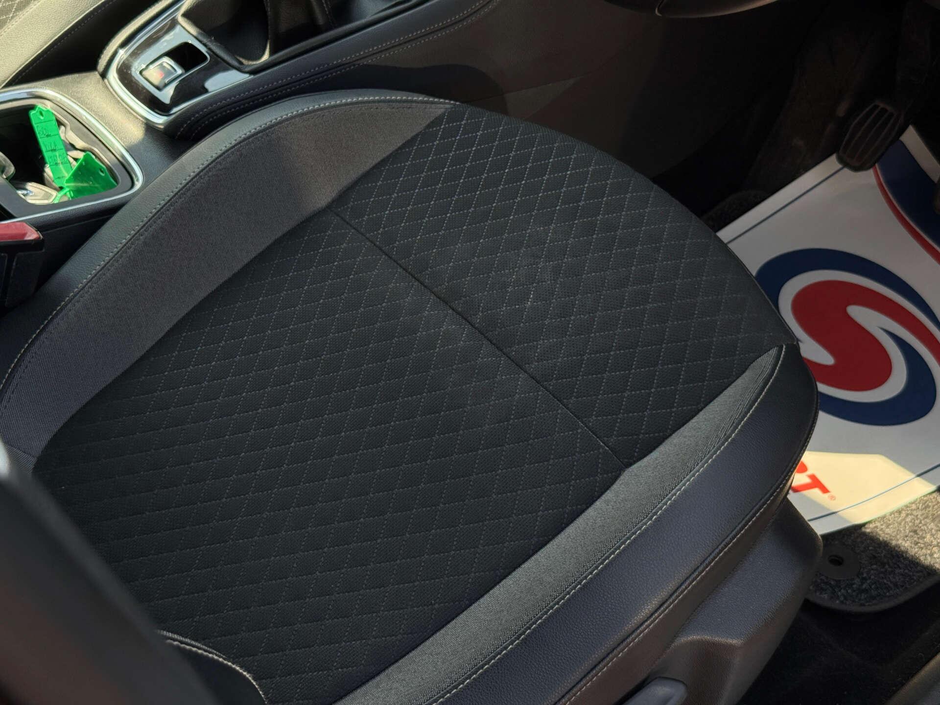 Vauxhall Grandland X view 24