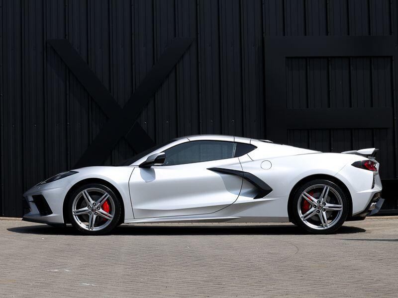 Chevrolet Corvette view 5