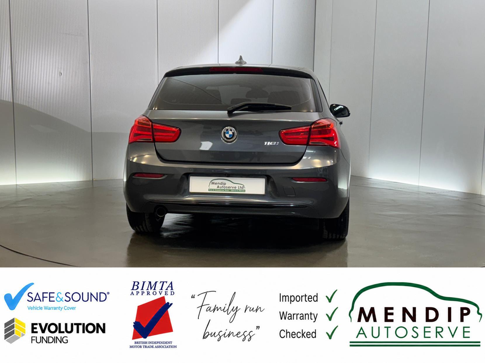 BMW 1 Series view 19