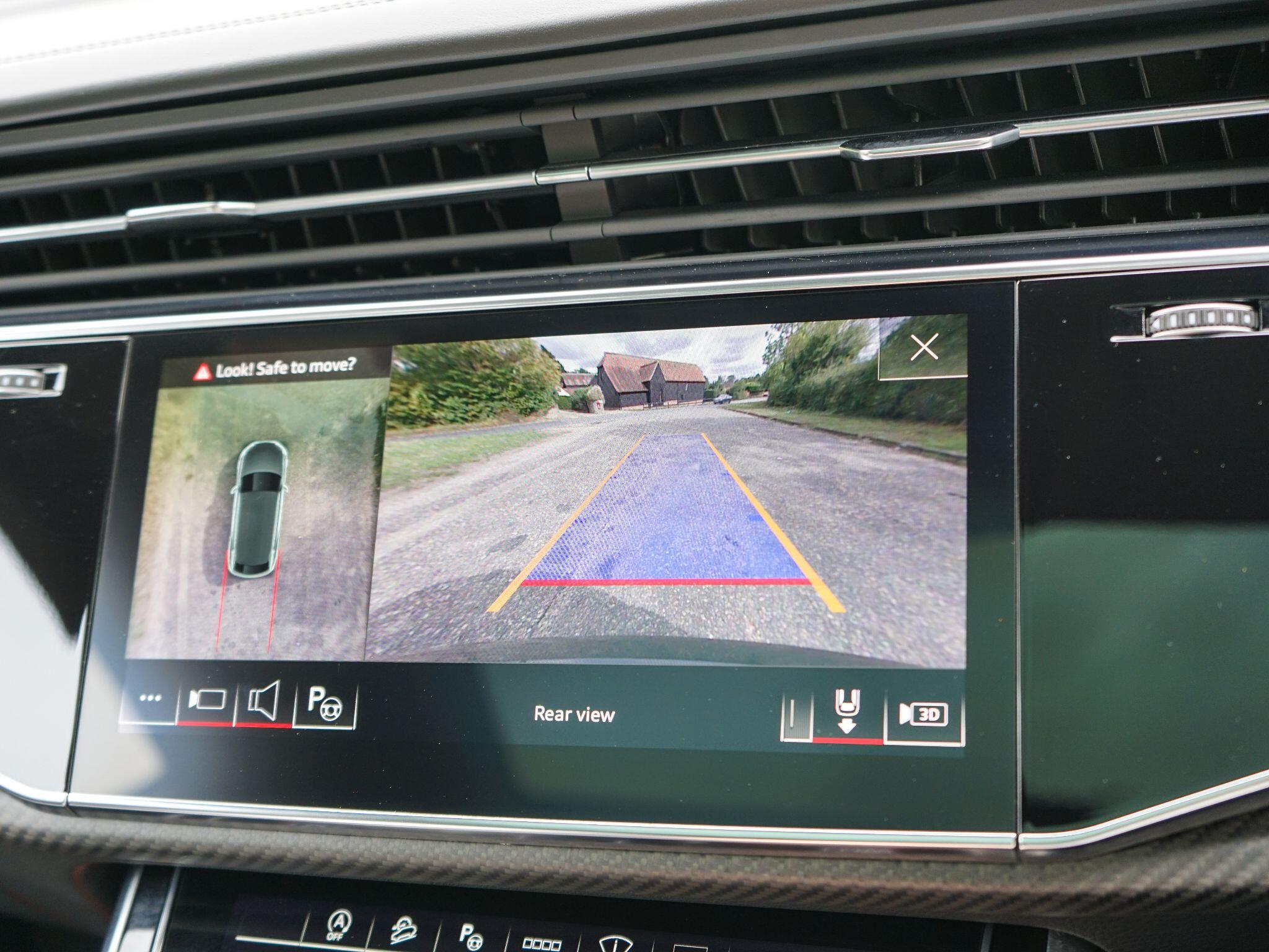 Audi RSQ8 view 27