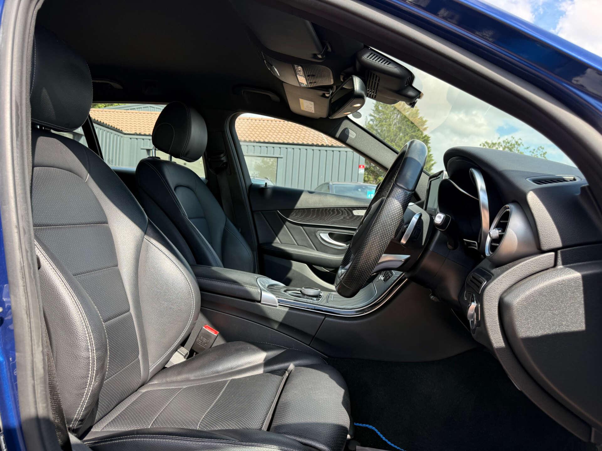 Mercedes-Benz C-Class view 39