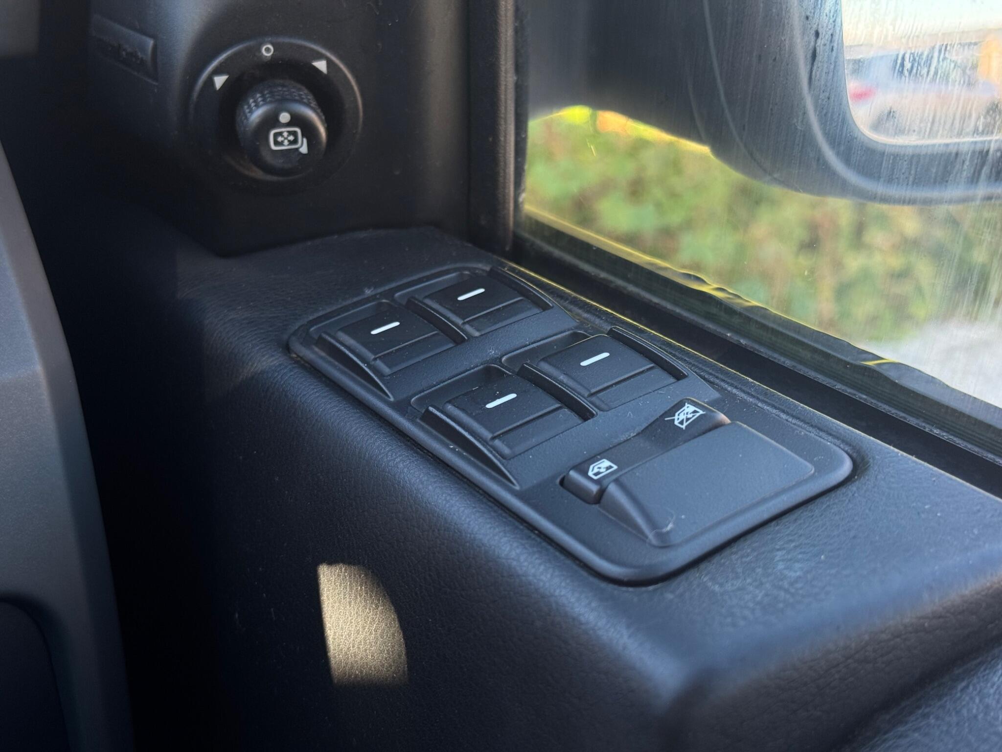 Land Rover Discovery view 45