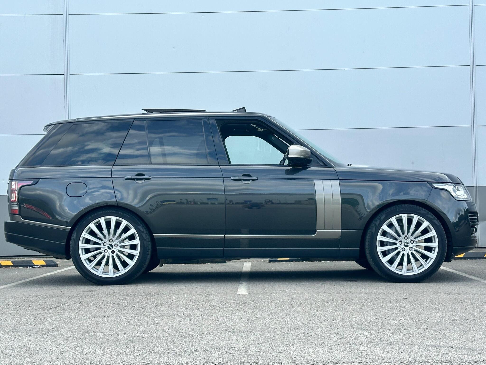 Land Rover Range Rover view 9