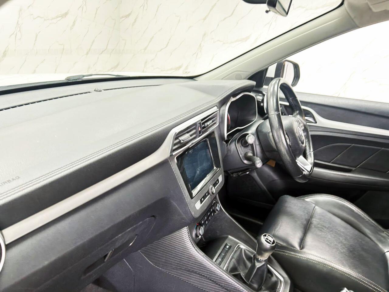 MG ZS view 14