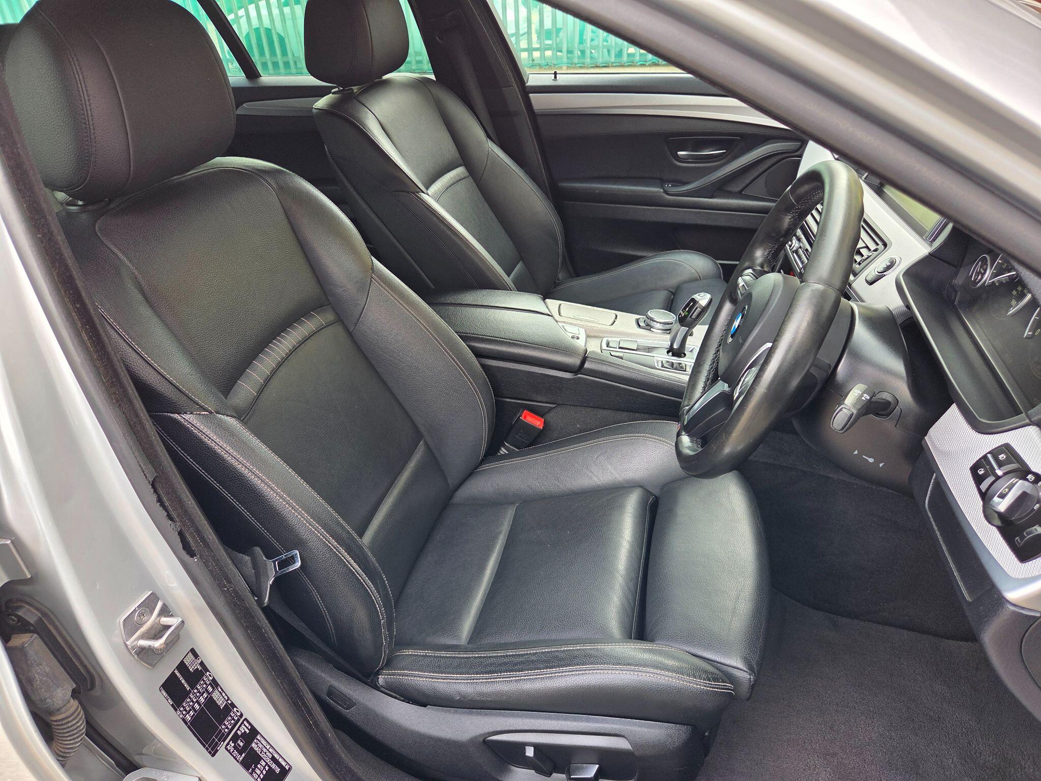 BMW 5 Series view 14