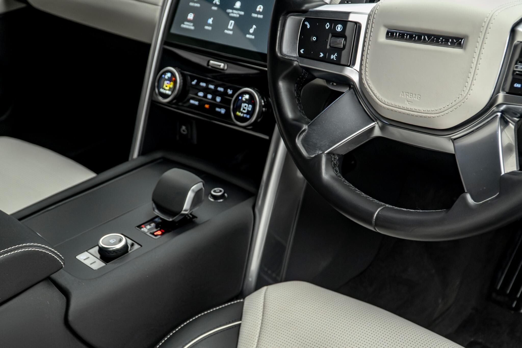 Land Rover Discovery view 38