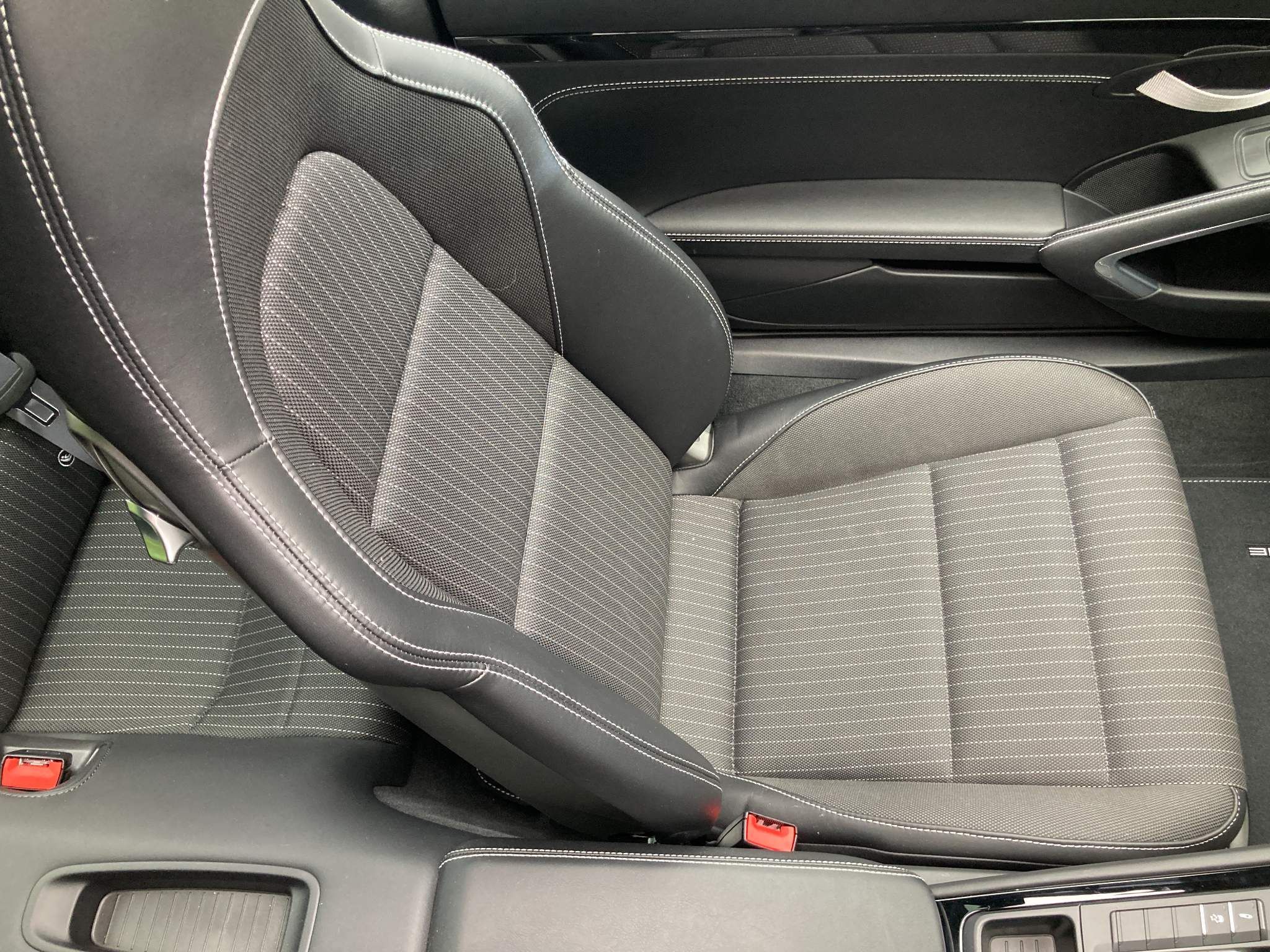 Porsche 911 view 40