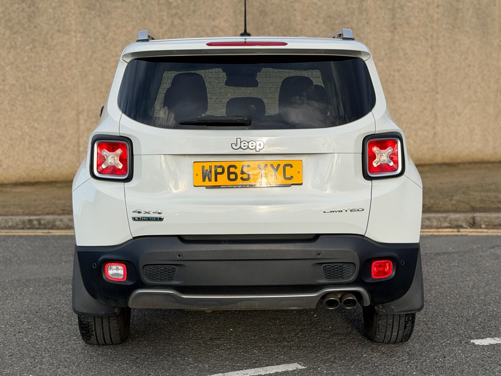Jeep Renegade view 8