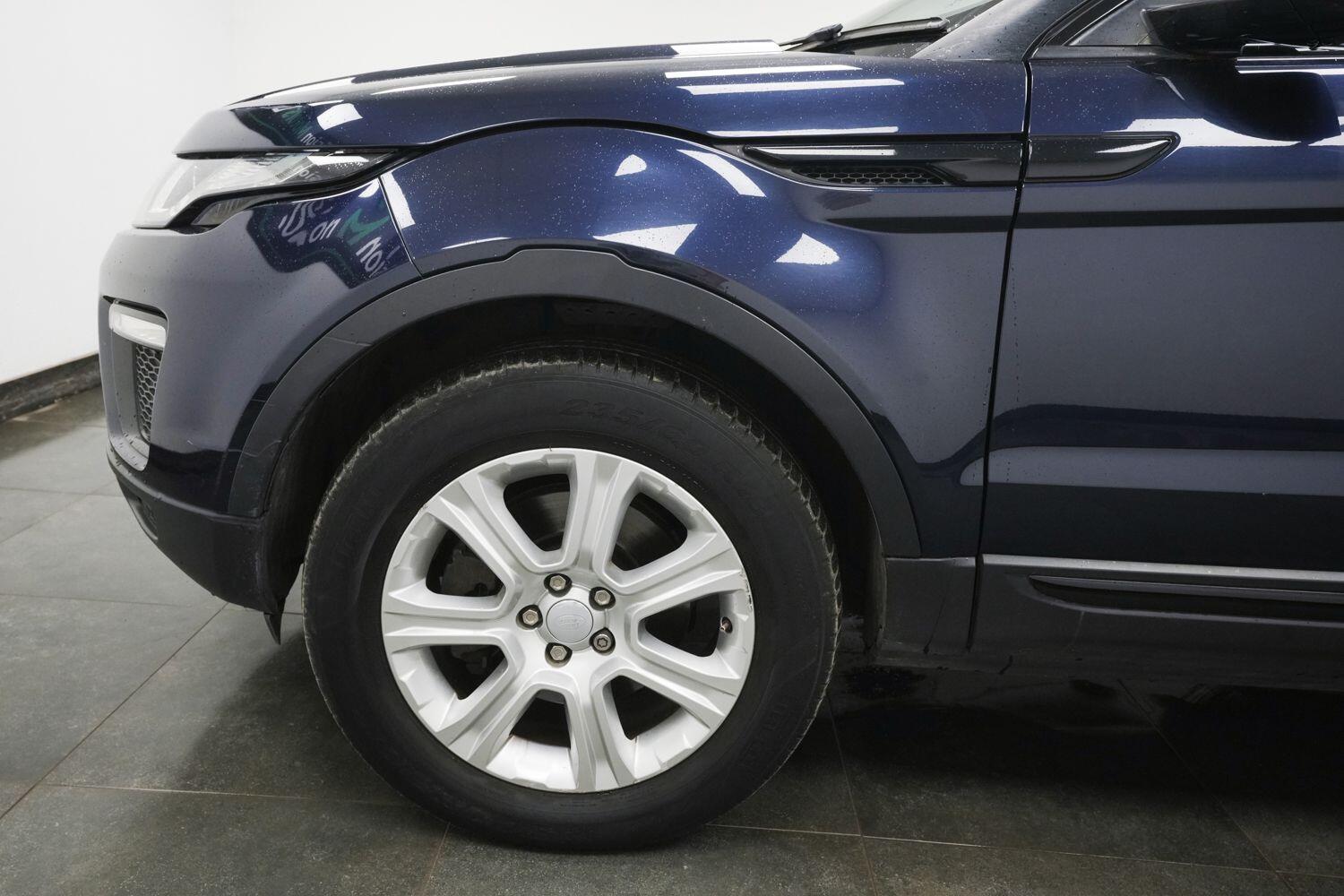 Land Rover Range Rover Evoque view 5