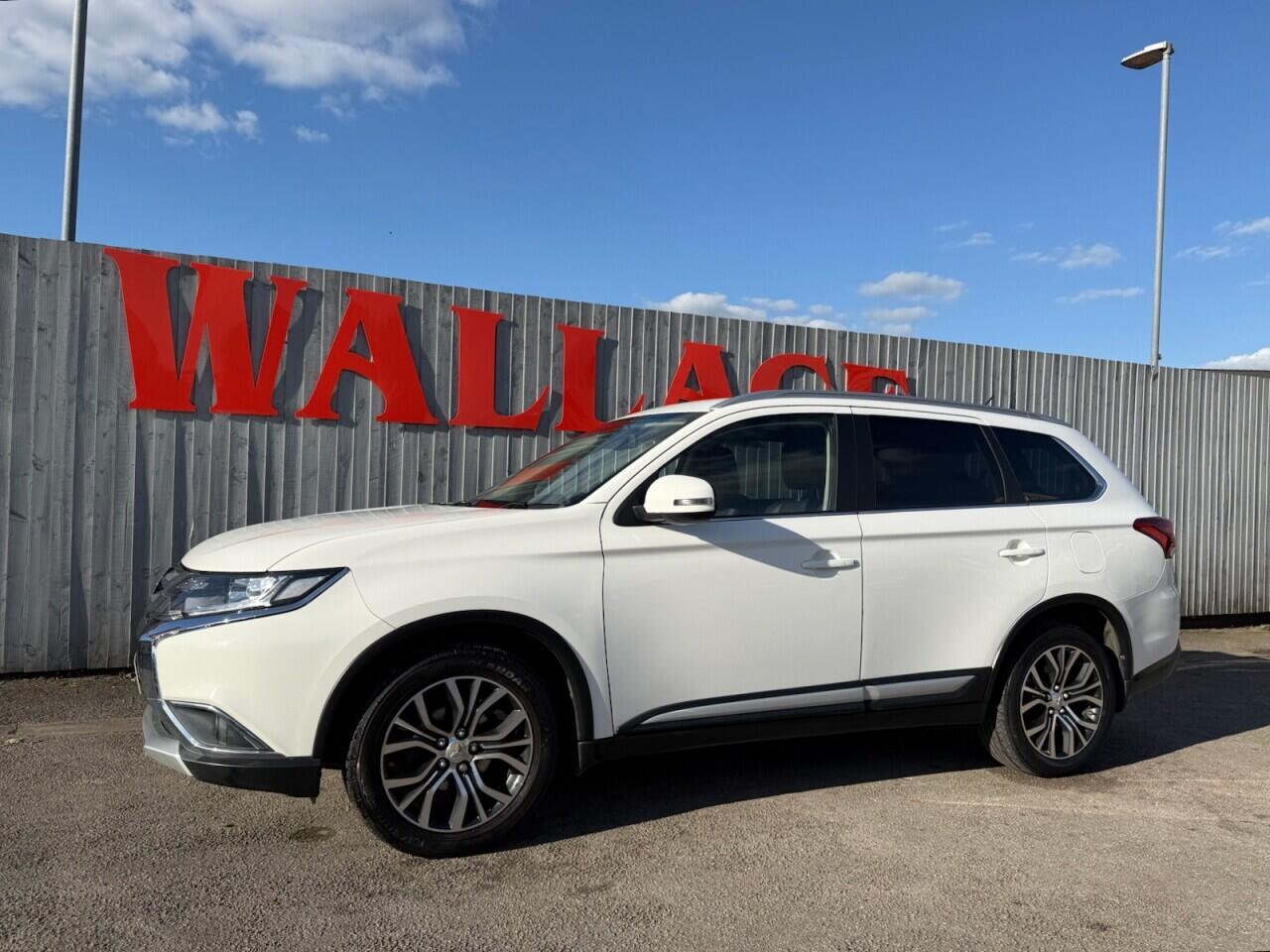 Mitsubishi Outlander view 6