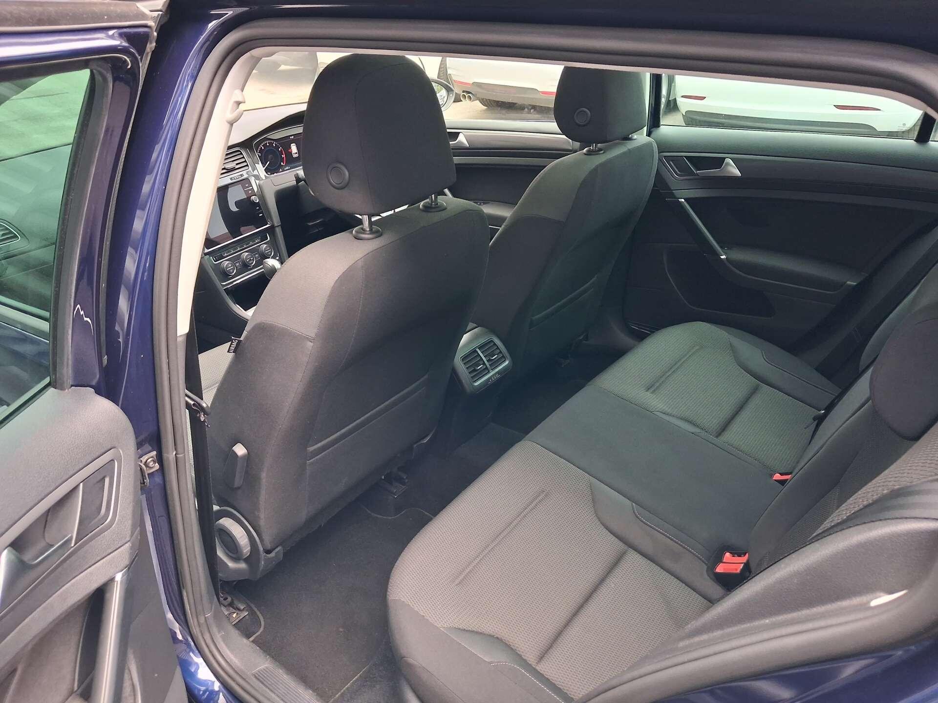 Volkswagen Golf view 18