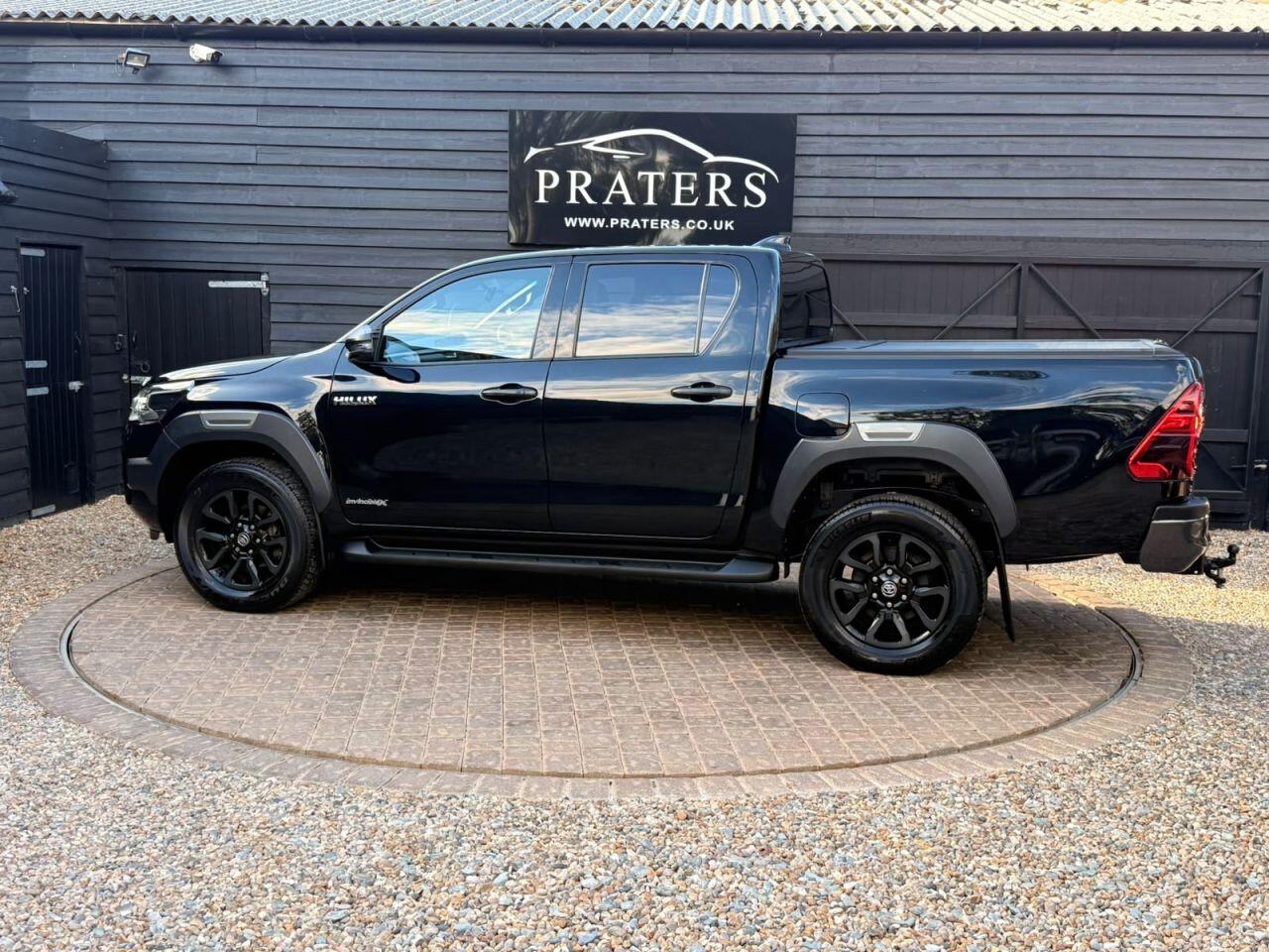 Toyota Hilux view 28