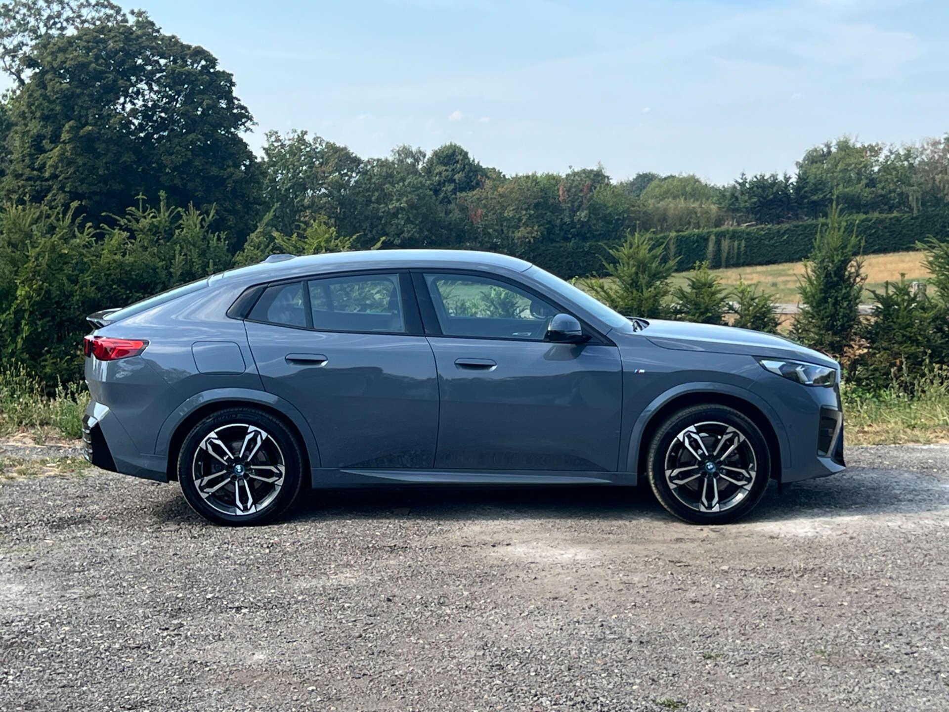 BMW Ix2 view 43